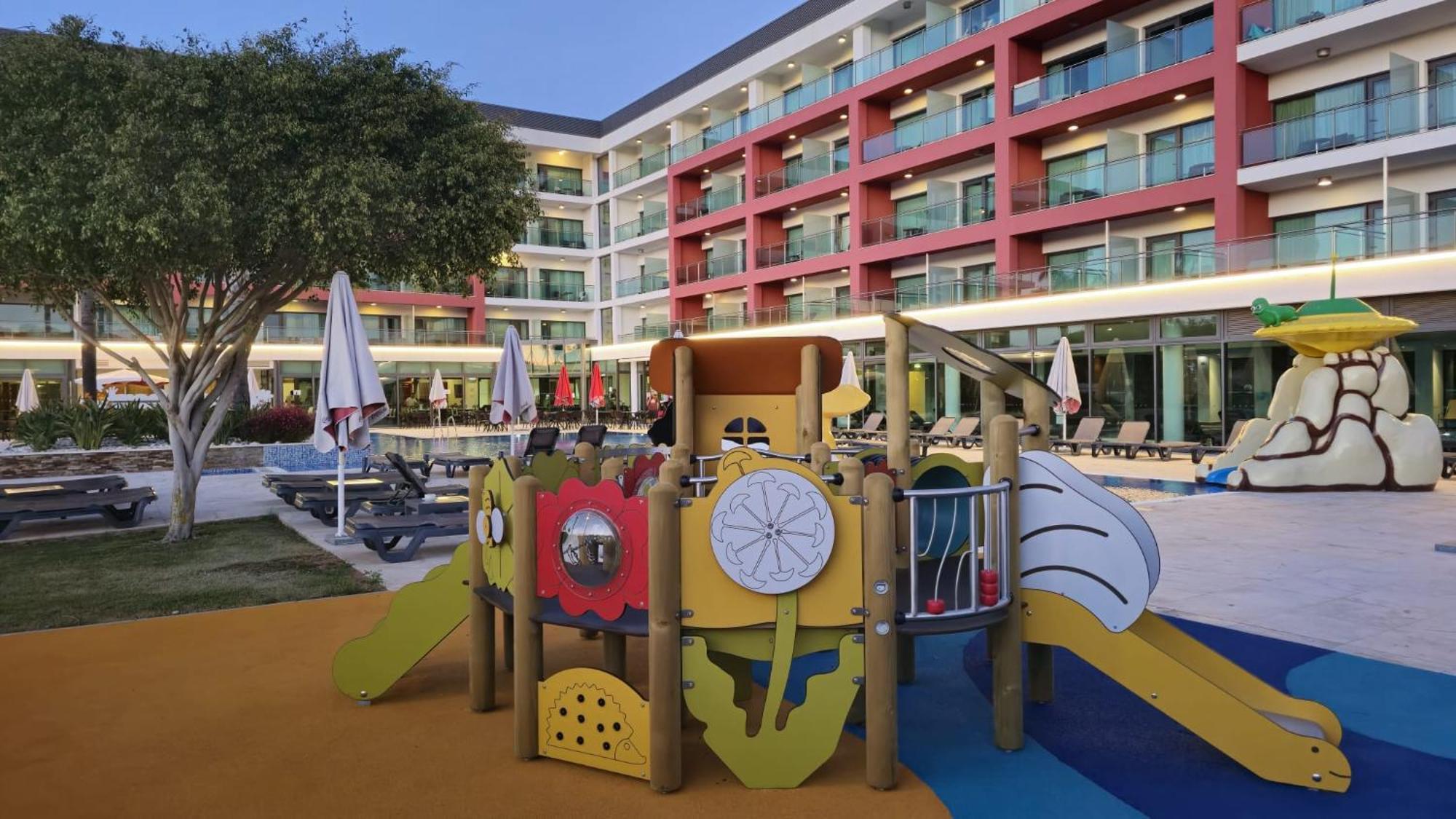 Aquashow Park Hotel Quarteira Extérieur photo